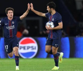 2-1！十人拜仁杀疯了：欧冠打败巴黎+4连胜登顶，利物浦弃将双响