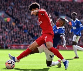 英联杯失利！水晶宫三杀利物浦士气低迷