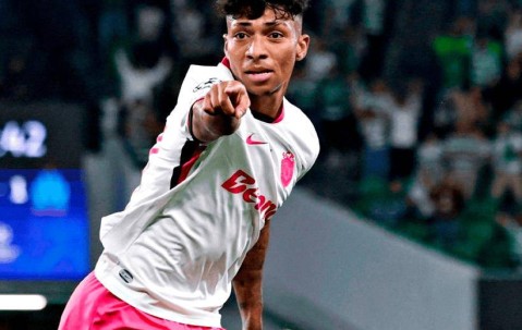 2-1！0-0！欧冠乱了，三大强队翻车，法甲第一遭绝杀，热刺拿1分